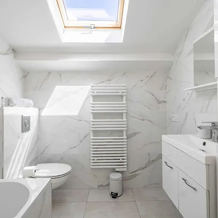 Renovated Cozy In - 2 Persons Appartement