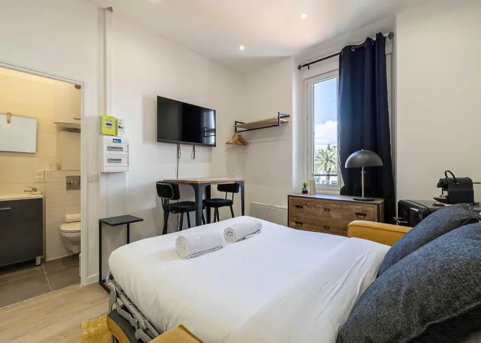 Renovated Cozy In - 2 Persons דירה קאן